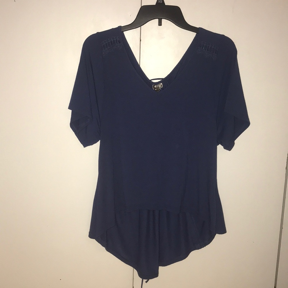 Hi-low short sleeve top